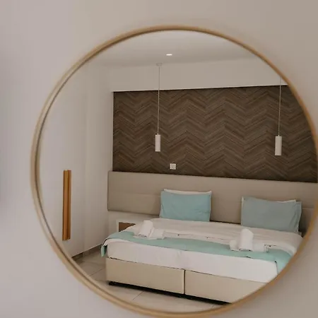 Hai Hotel מלון *