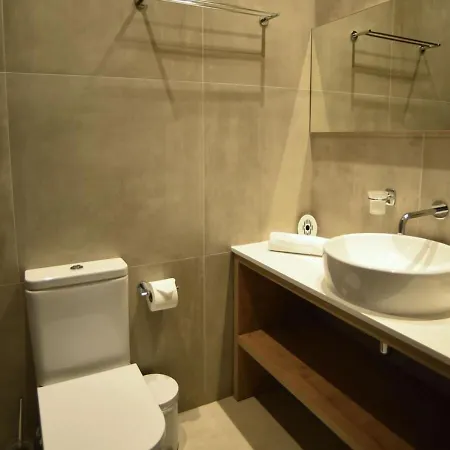 Hai Hotel מלון *