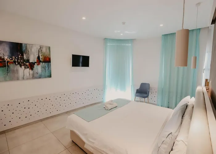 Hai Hotel לרנקה