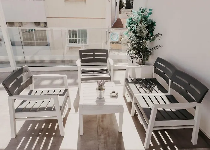 Hai Hotel מלון *