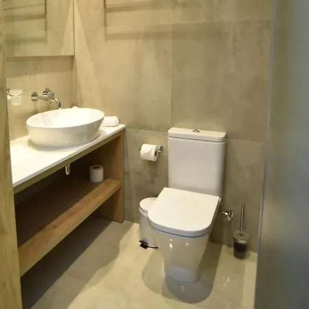 Hai Hotel Отель Ларнака